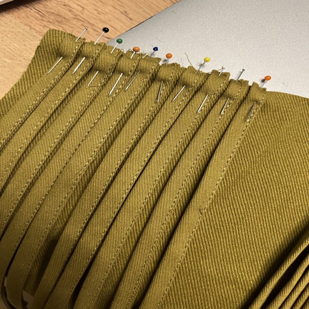 détail des franges de la veste bianca fibremood